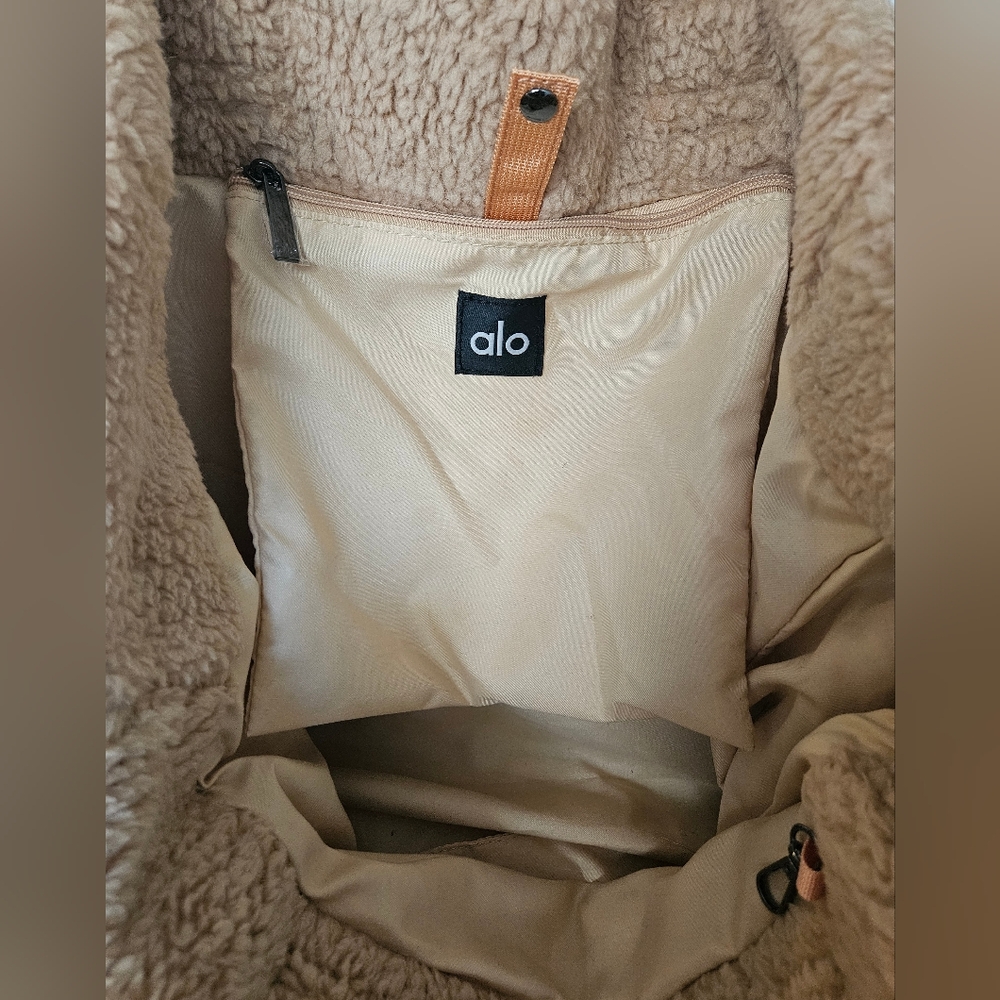 Alo Sherpa Tote Bag in Camel - Picture 3 of 6